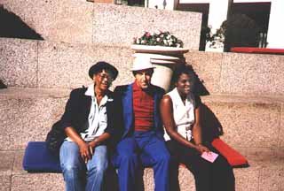 Kaziu z Murzynkami San Francisco.jpg (21425 bytes)